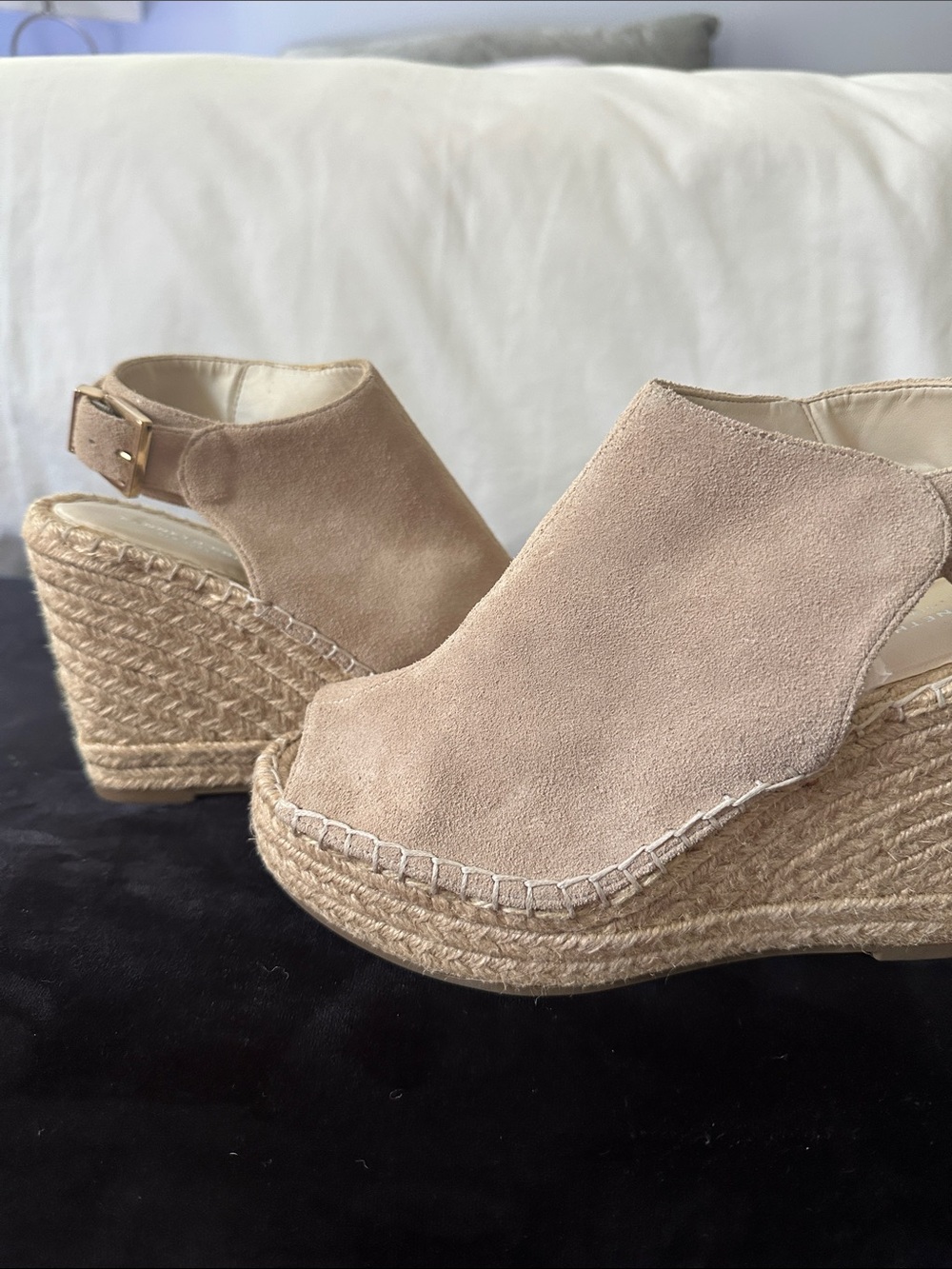 NWT Kenneth Cole Taupe Suede Espadrille Wedge Sandals. Never Worn! 4” wedge